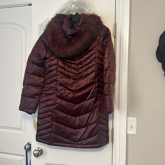 Michael Kors Chevron Puffer Down Coat Faux Fur Trim Removable Hood Ruby SM NWT - Picture 6 of 7